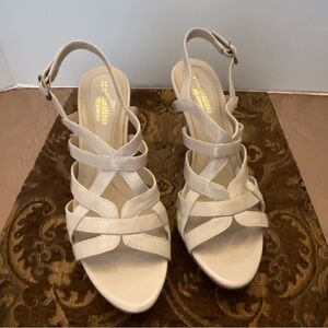 Naturalizer DandieN5 Comfort Women's Cream Platform Heel Sandals Sz 8.5 M